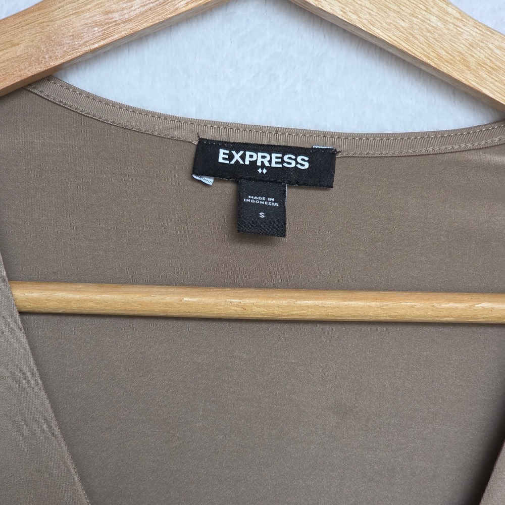 Express V-Neck Top Women Size S Taupe Good Short Sleeve Spandex Stretch Tee - Picture 3 of 10